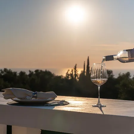 Capo Lefkada 97 - Sea View - Two Private Pools Tsoukaládhes